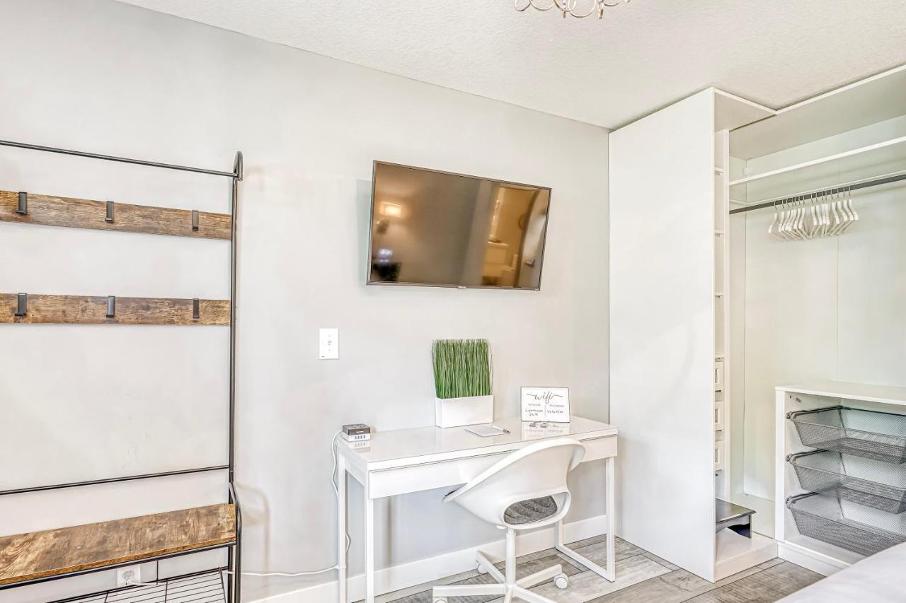 Lighthouse Kitchen Suites Near Auburn Waterloo I-69 Exit 334 Bagian luar foto